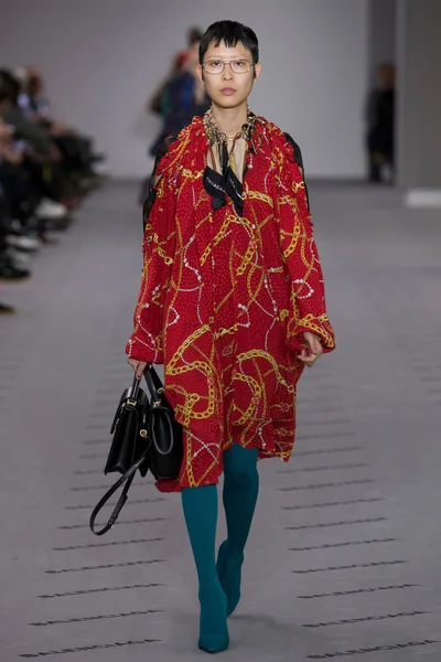 Look 32